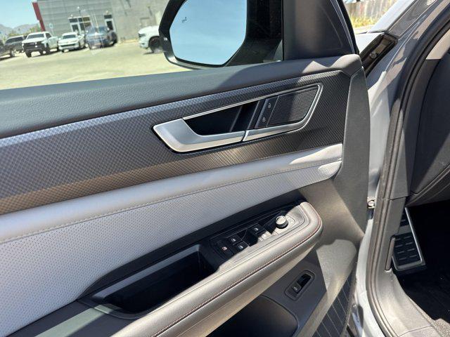 new 2025 Volkswagen Atlas car, priced at $48,063