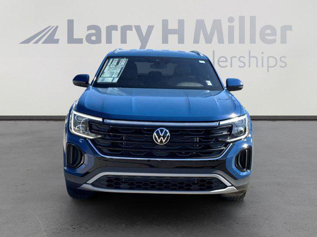 new 2025 Volkswagen Atlas Cross Sport car, priced at $38,119
