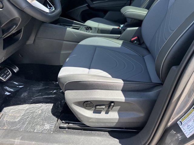 new 2025 Volkswagen Tiguan car, priced at $40,301