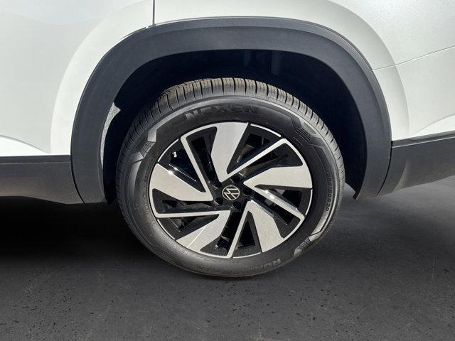 new 2026 Volkswagen Atlas car, priced at $46,154