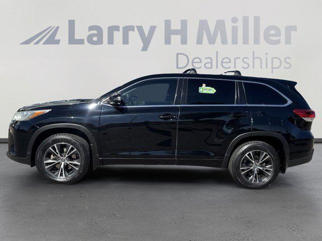 used 2018 Toyota Highlander car, priced at $22,657