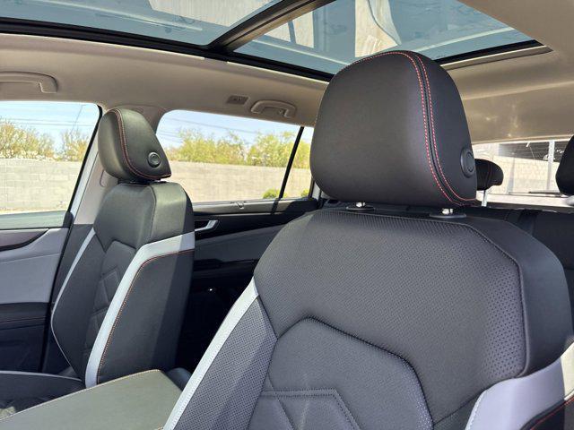 new 2025 Volkswagen Atlas car, priced at $47,021