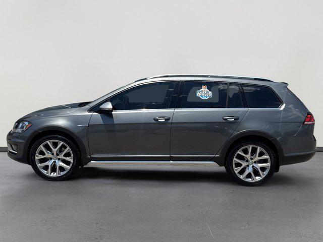 used 2018 Volkswagen Golf Alltrack car, priced at $17,000