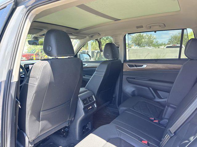 new 2025 Volkswagen Atlas car, priced at $45,104
