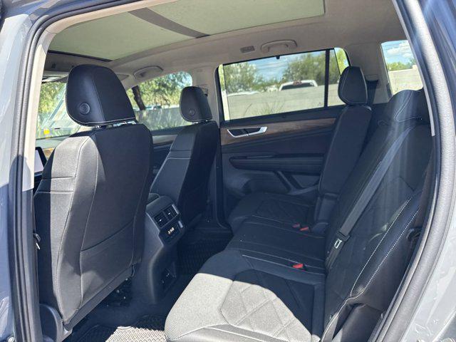 new 2025 Volkswagen Atlas car, priced at $45,104