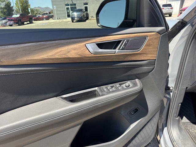 new 2025 Volkswagen Atlas car, priced at $45,104