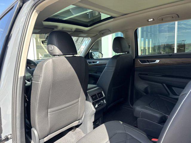 new 2026 Volkswagen Atlas car, priced at $48,146