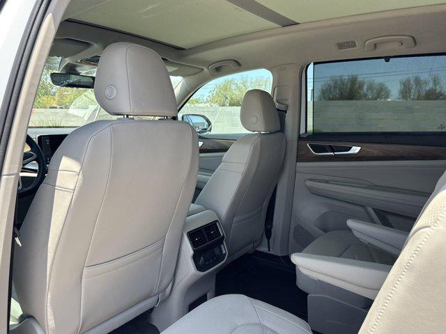 new 2025 Volkswagen Atlas car, priced at $45,434