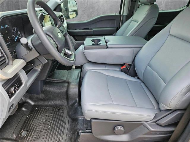 new 2025 Ford F-250 car, priced at $59,592