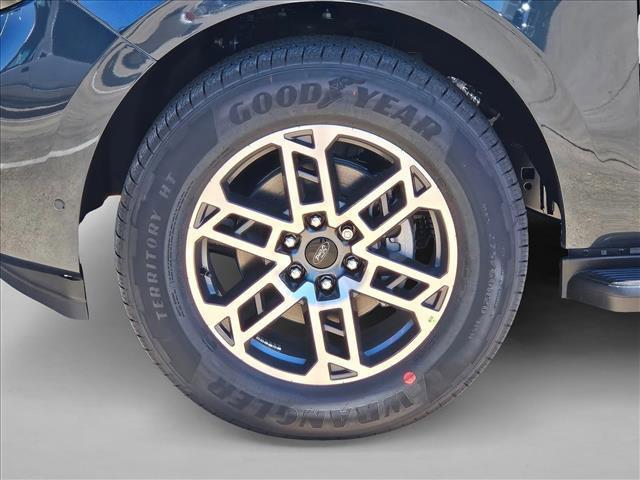 new 2025 Ford Expedition car, priced at $67,988