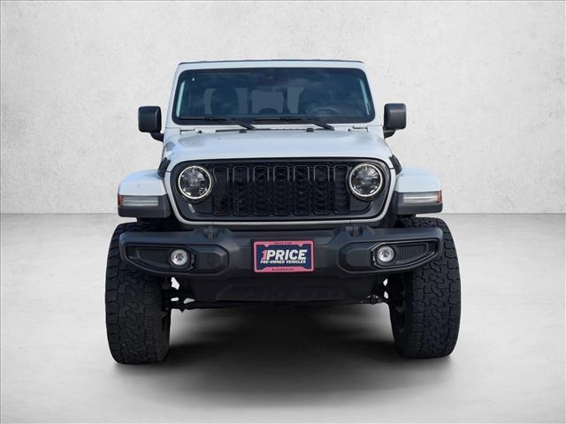 used 2024 Jeep Gladiator car, priced at $35,570