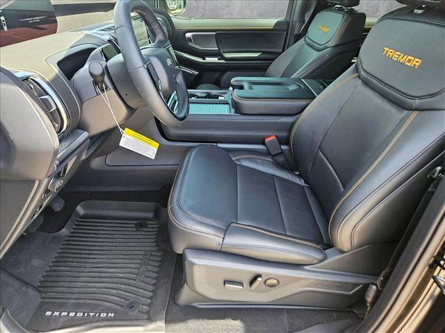 new 2025 Ford Expedition car, priced at $80,667
