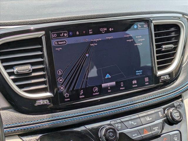 used 2021 Chrysler Pacifica Hybrid car, priced at $21,698