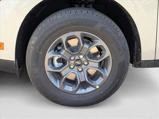 new 2025 Ford Maverick car, priced at $32,027