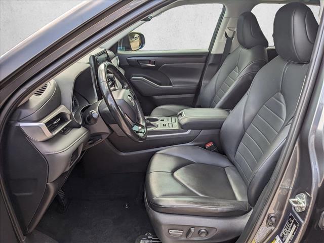 used 2020 Toyota Highlander car, priced at $30,399