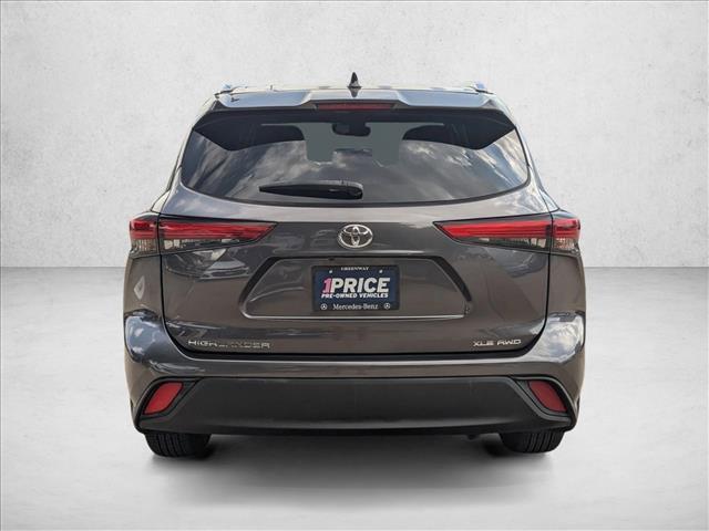 used 2020 Toyota Highlander car, priced at $30,399