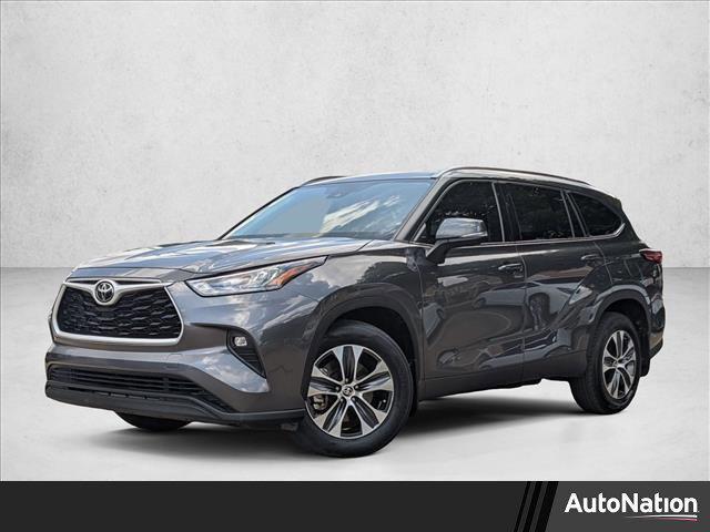 used 2020 Toyota Highlander car, priced at $30,399