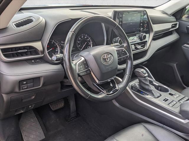 used 2020 Toyota Highlander car, priced at $30,399