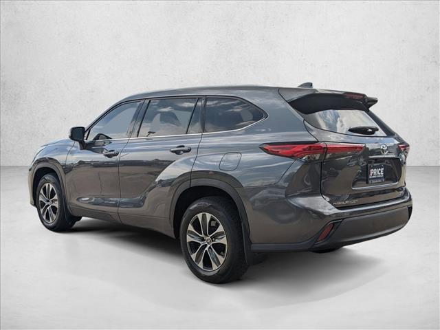 used 2020 Toyota Highlander car, priced at $30,399