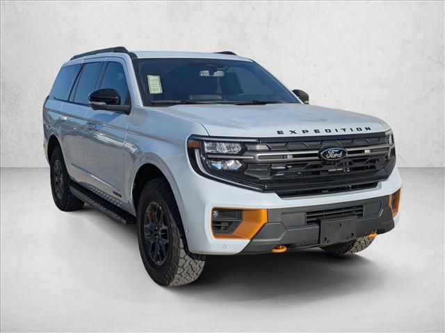 new 2025 Ford Expedition car, priced at $81,640