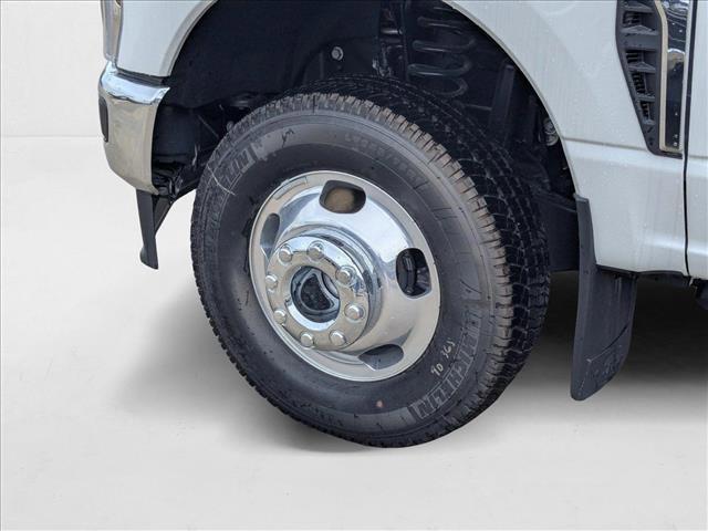 new 2025 Ford F-350 car, priced at $89,995