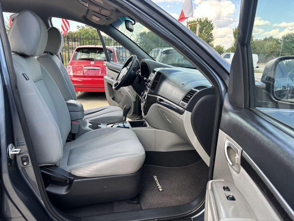 used 2009 Hyundai Santa Fe car, priced at $5,495