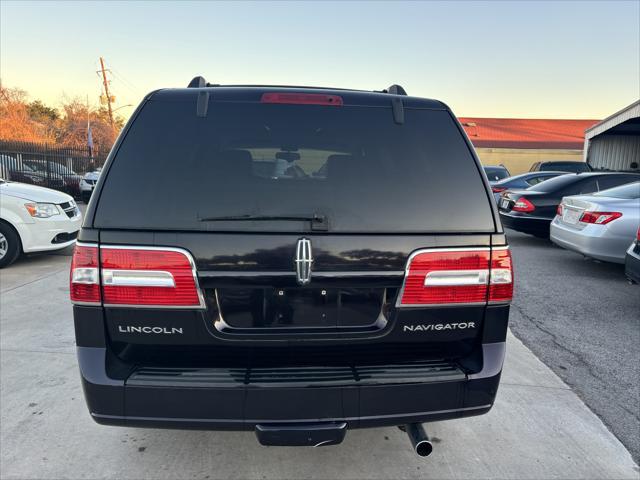 used 2007 Lincoln Navigator car, priced at $5,995