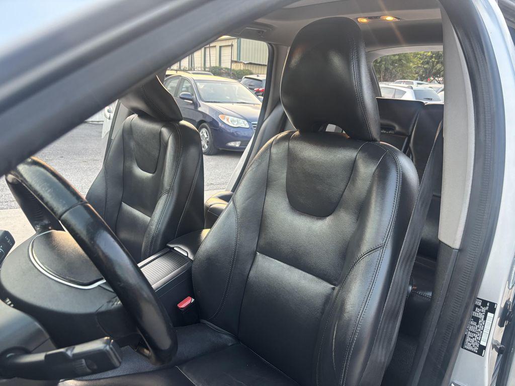 used 2017 Volvo XC60 car, priced at $6,495