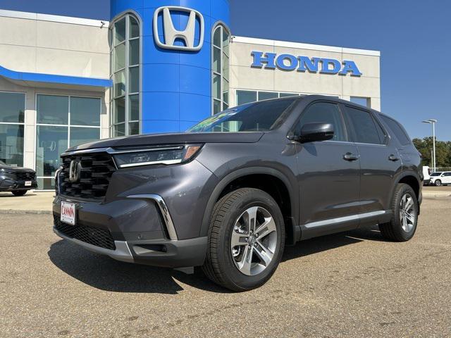 new 2025 Honda Pilot car, priced at $44,595