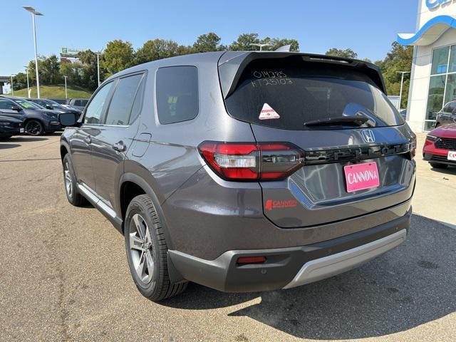 new 2025 Honda Pilot car, priced at $44,595