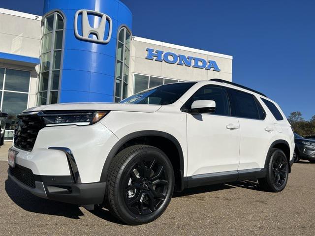 new 2025 Honda Pilot car, priced at $51,250