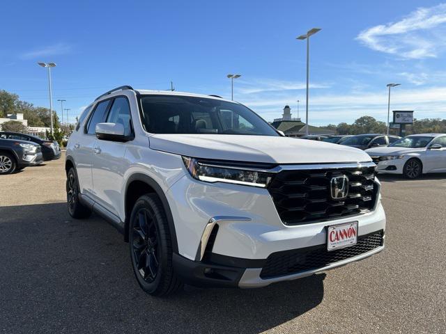 new 2025 Honda Pilot car, priced at $51,250