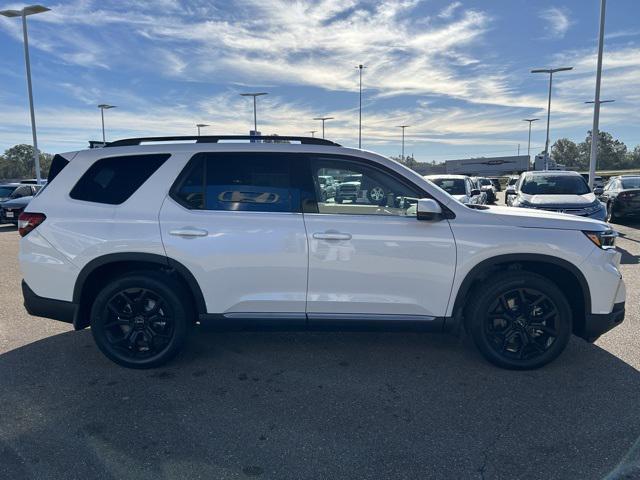 new 2025 Honda Pilot car, priced at $51,250