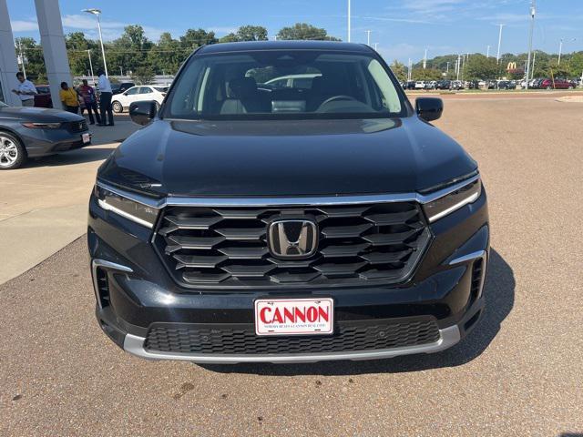 used 2025 Honda Pilot car, priced at $42,018