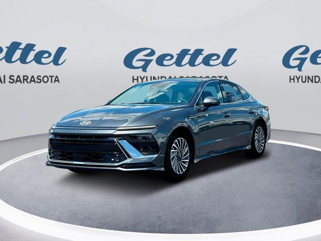 new 2025 Hyundai Sonata Hybrid car