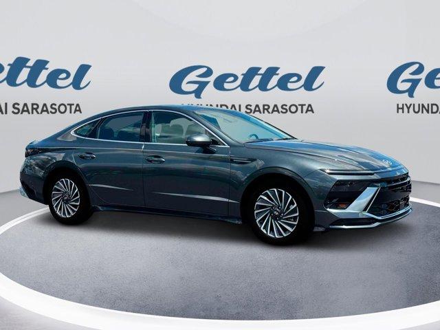 new 2025 Hyundai Sonata Hybrid car