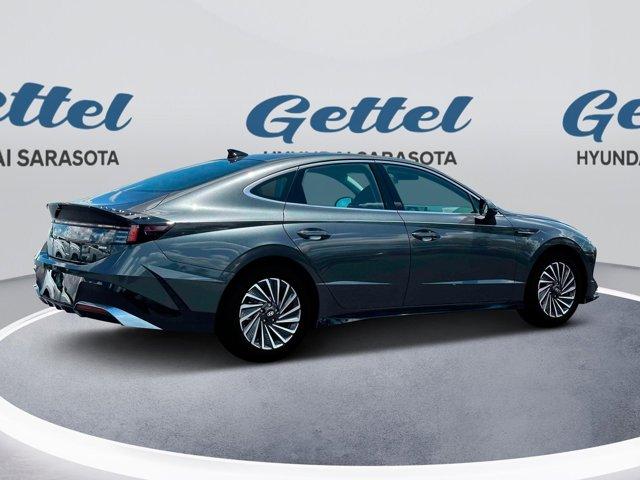 new 2025 Hyundai Sonata Hybrid car