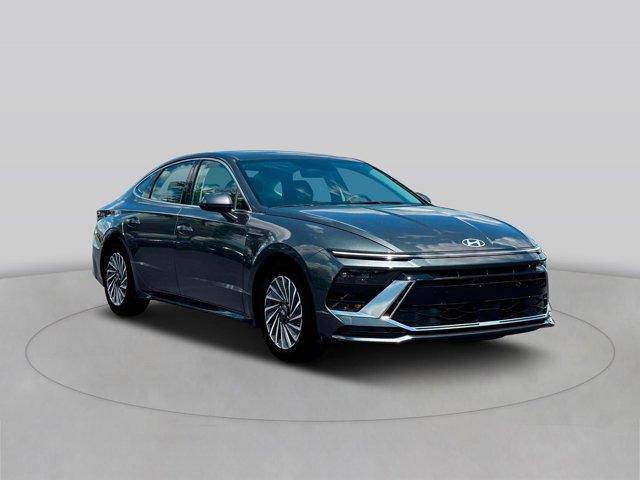 new 2025 Hyundai Sonata Hybrid car