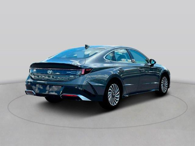 new 2025 Hyundai Sonata Hybrid car