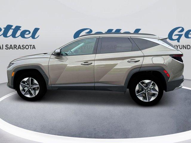 new 2025 Hyundai TUCSON Hybrid car, priced at $37,250
