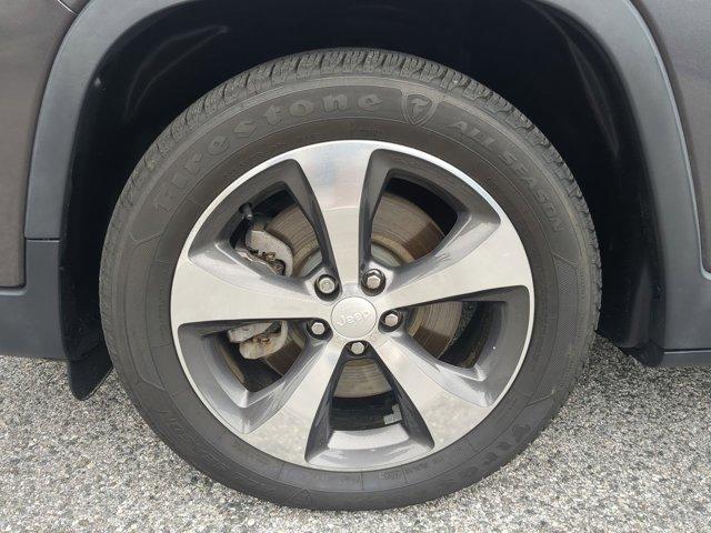 used 2019 Jeep Cherokee car, priced at $15,965
