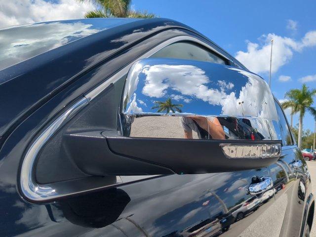 used 2017 Jeep Grand Cherokee car, priced at $16,372