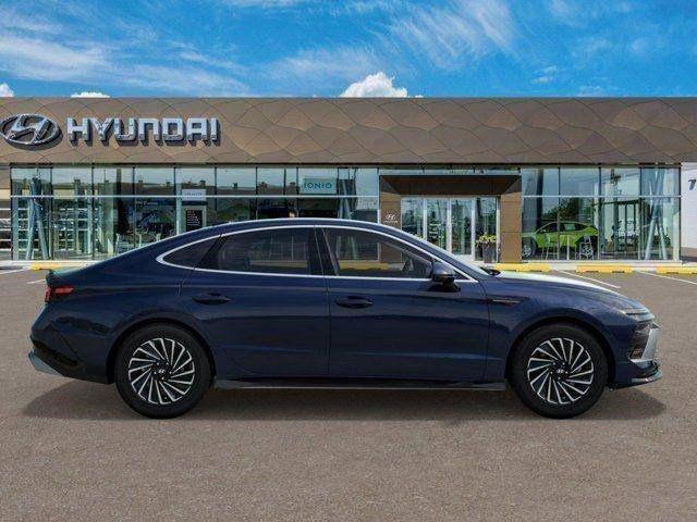 new 2025 Hyundai Sonata Hybrid car, priced at $32,442