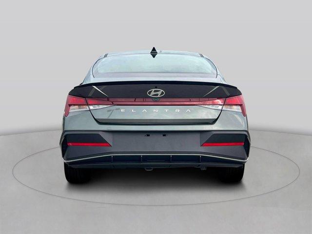 new 2025 Hyundai Elantra car