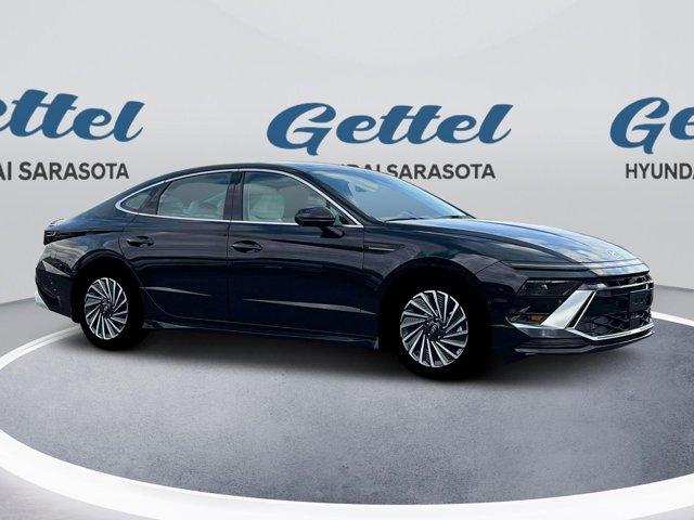 new 2025 Hyundai Sonata Hybrid car