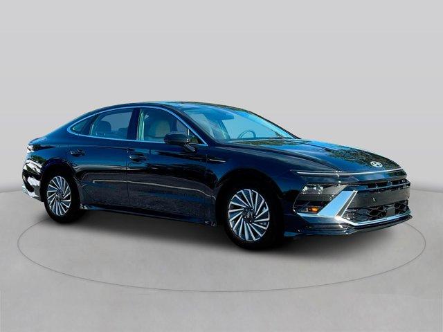 new 2025 Hyundai Sonata Hybrid car