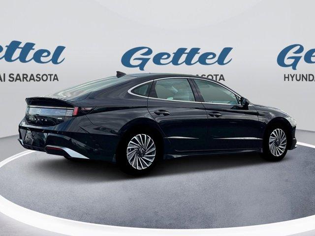 new 2025 Hyundai Sonata Hybrid car