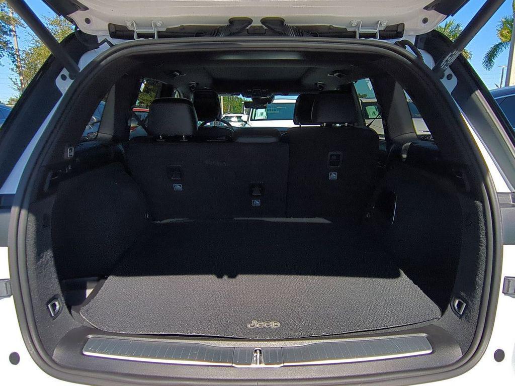 used 2022 Jeep Grand Cherokee car, priced at $38,750