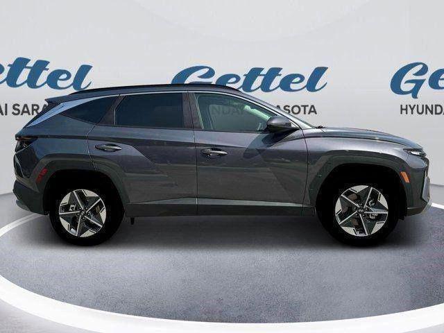 new 2025 Hyundai TUCSON Hybrid car, priced at $37,631