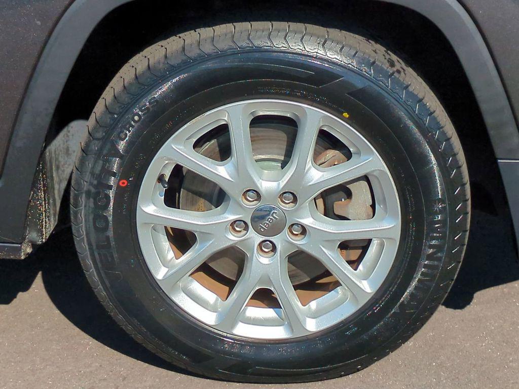 used 2015 Jeep Cherokee car, priced at $10,268